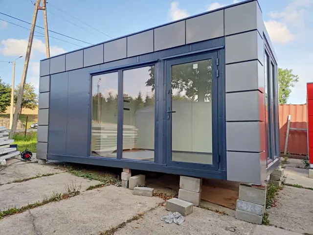 Pawilon 6 × 3 m z toaletą